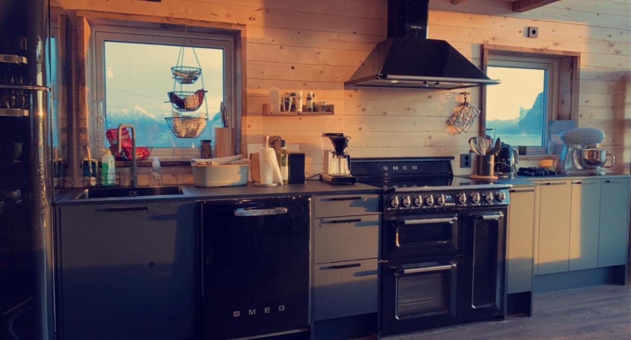 Unique Barnhouse In Amazing Gimsoy In Lofoten *